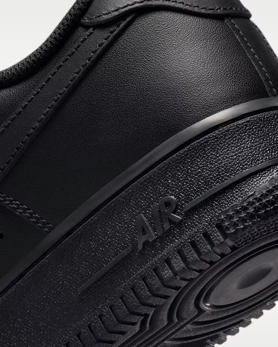 Nike Air 1'07 (BLACK)