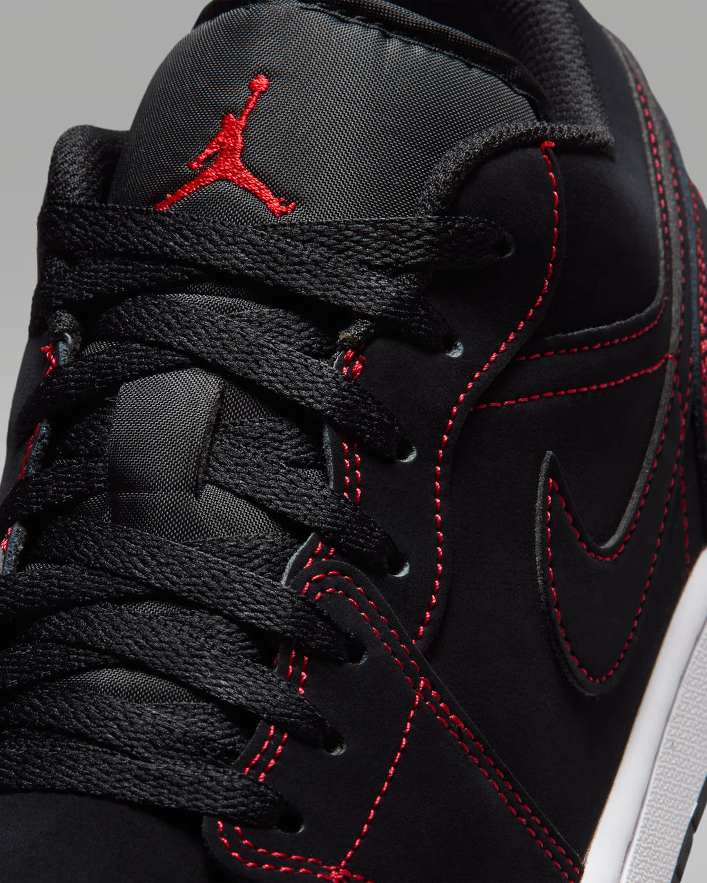Air Jordan 1 Low BLOODLINE