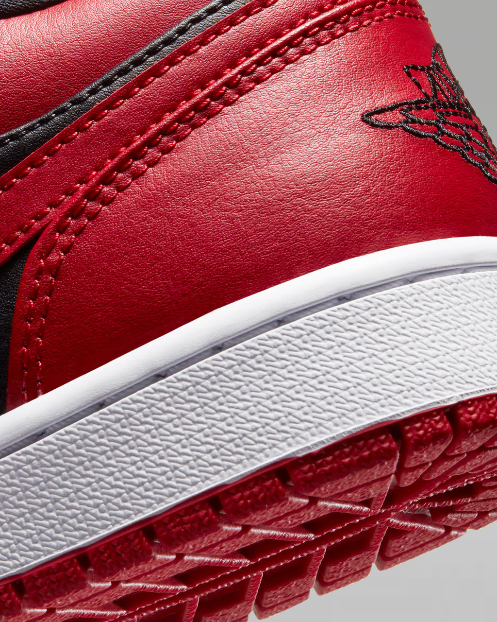 Air Jordan 1 Low REVERSE BRED
