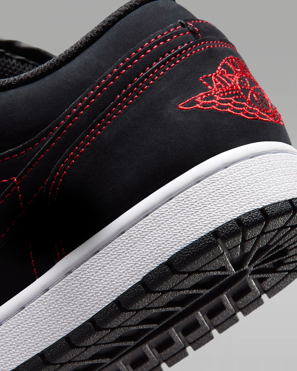 Air Jordan 1 Low BLOODLINE